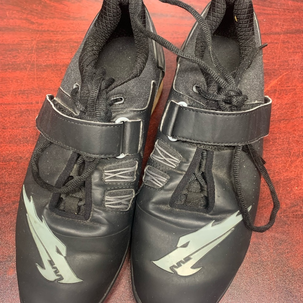 Velaasa weightlifting shoes